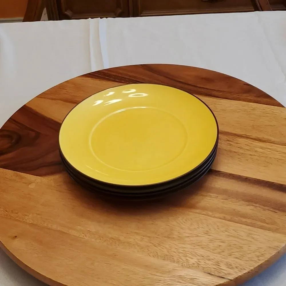 Waechtersbach salad platesA set of 4